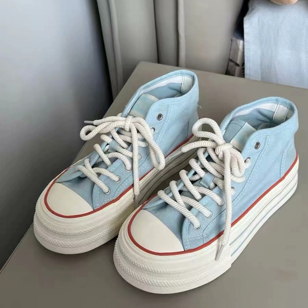 High-top canvas shoes